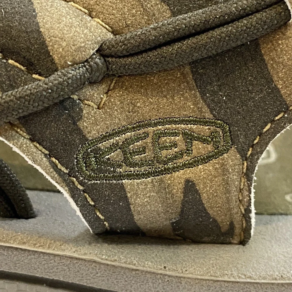 Keen‎ Men's UNEEK Leather Sandals Brown Camo Leather Sports Fisherman Sz 8